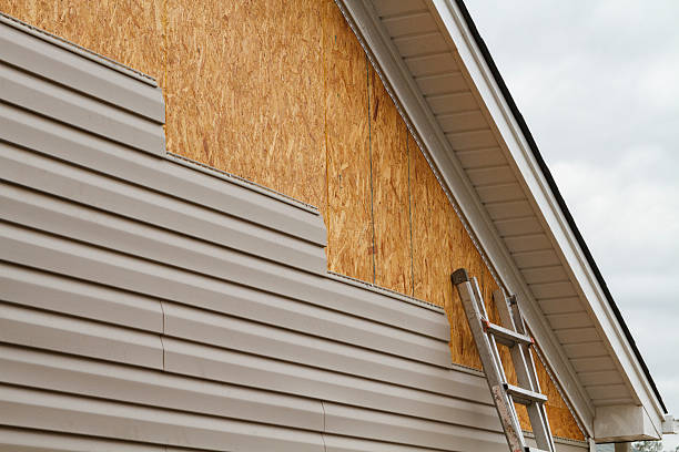 Professional Fiber Cement Siding technician working in Manakin Sabot, VA